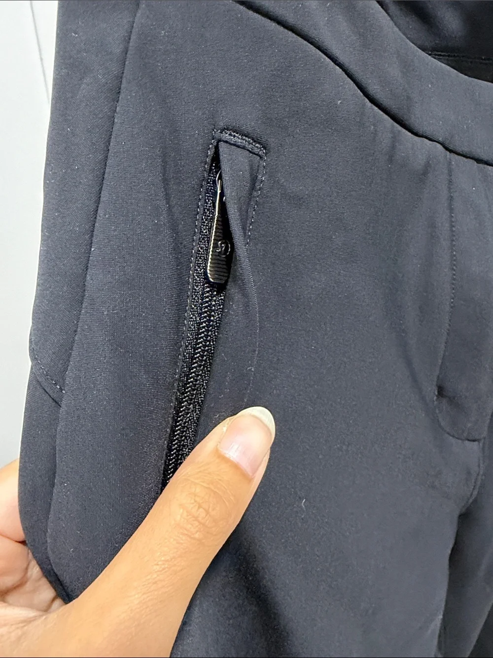 Women’s Lululemon size 0 Stretchy Athliesure Dress Pants